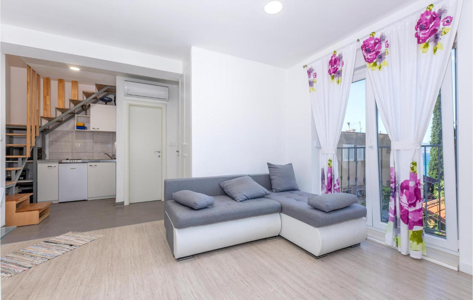 Gorgeous Apartment In Omis With Kitchen Exterior photo